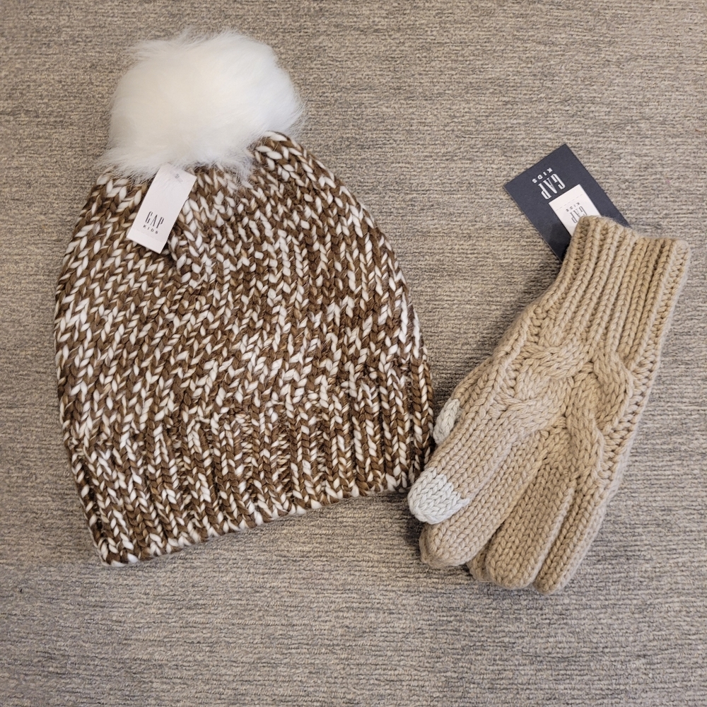 NWT - Girls Gap Marble Knit Pom Pom Hat (S/M) & matching Touchscreen Gloves (S)